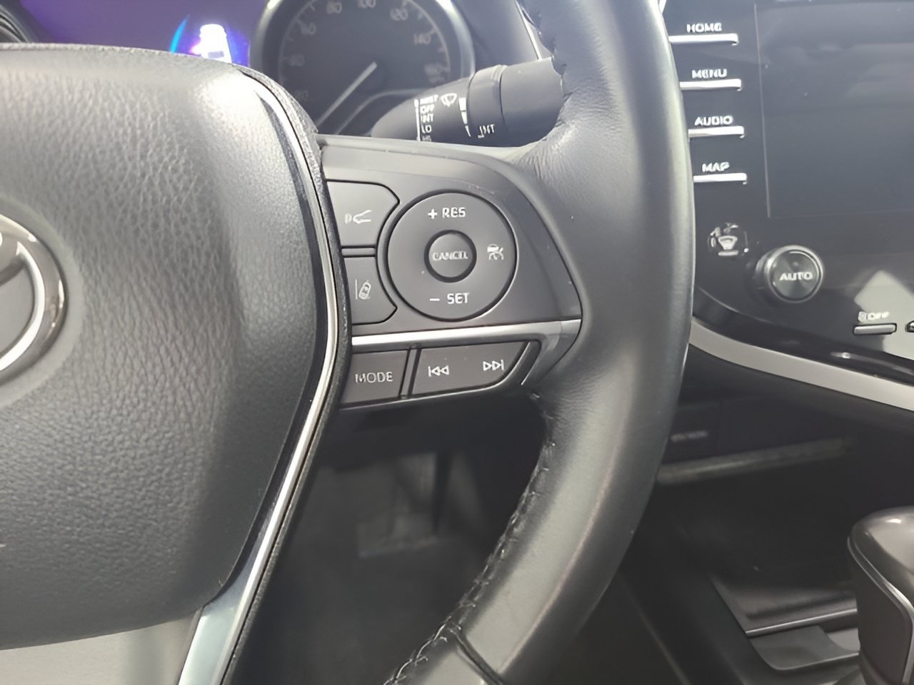 Used 2020 Toyota Camry XLE FWD image 25