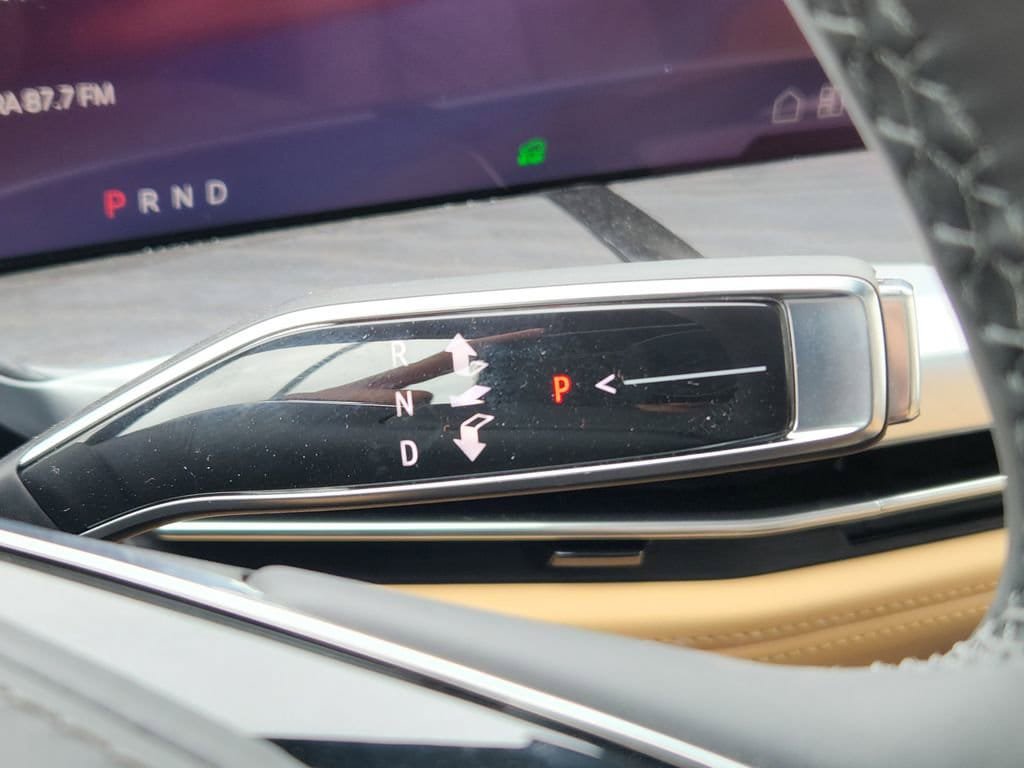 New 2025 Cadillac Escalade IQ Luxury 2 w/ LPO, Radiant Package AWD/4WD image 14