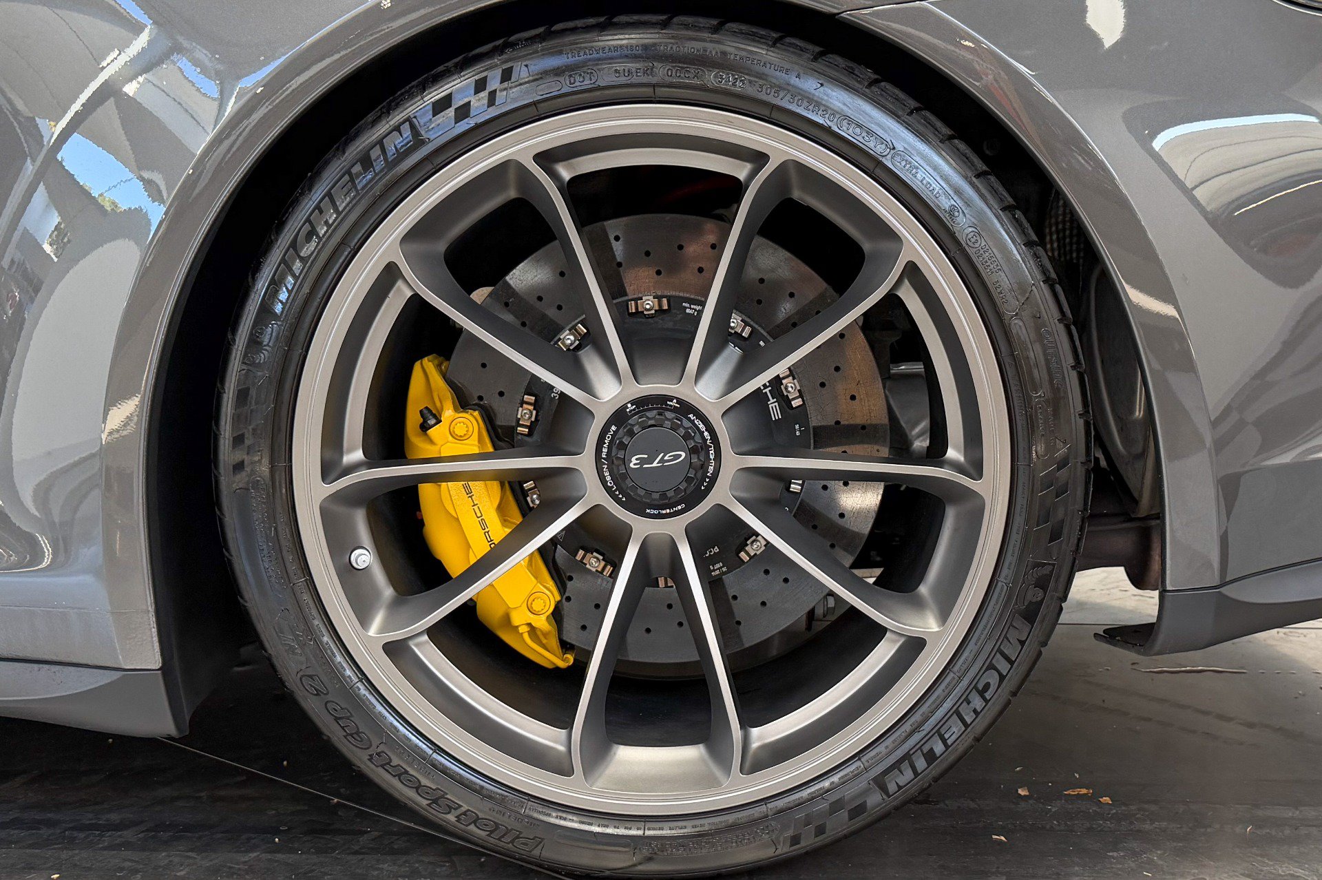 Used 2015 Porsche 911 GT3 RWD image 11