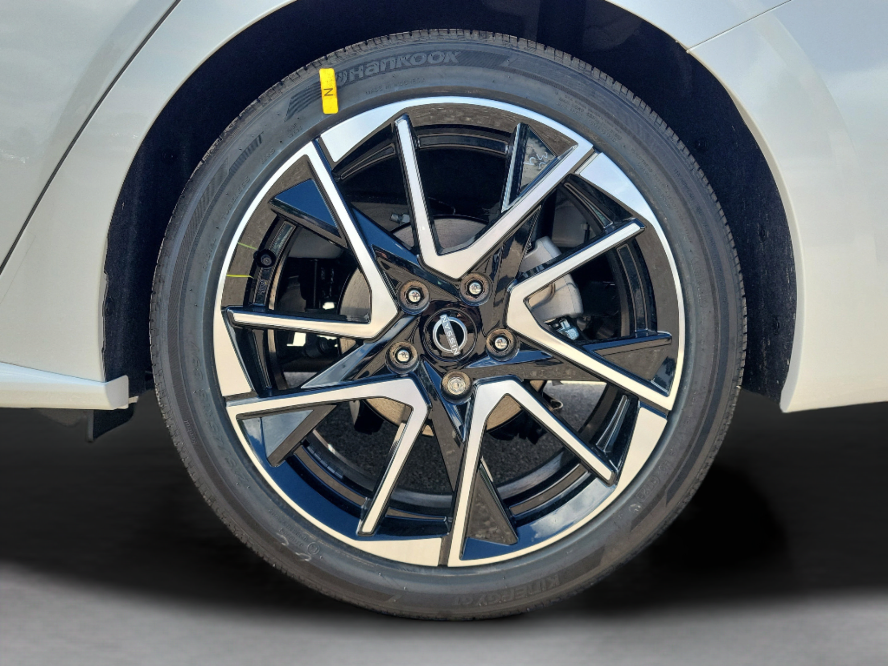 New 2025 Nissan Sentra SR FWD image 34