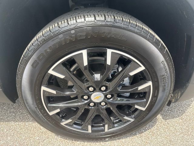 Used 2026 Chevrolet Traverse LT w/ Sun and Wheel Package FWD image 13