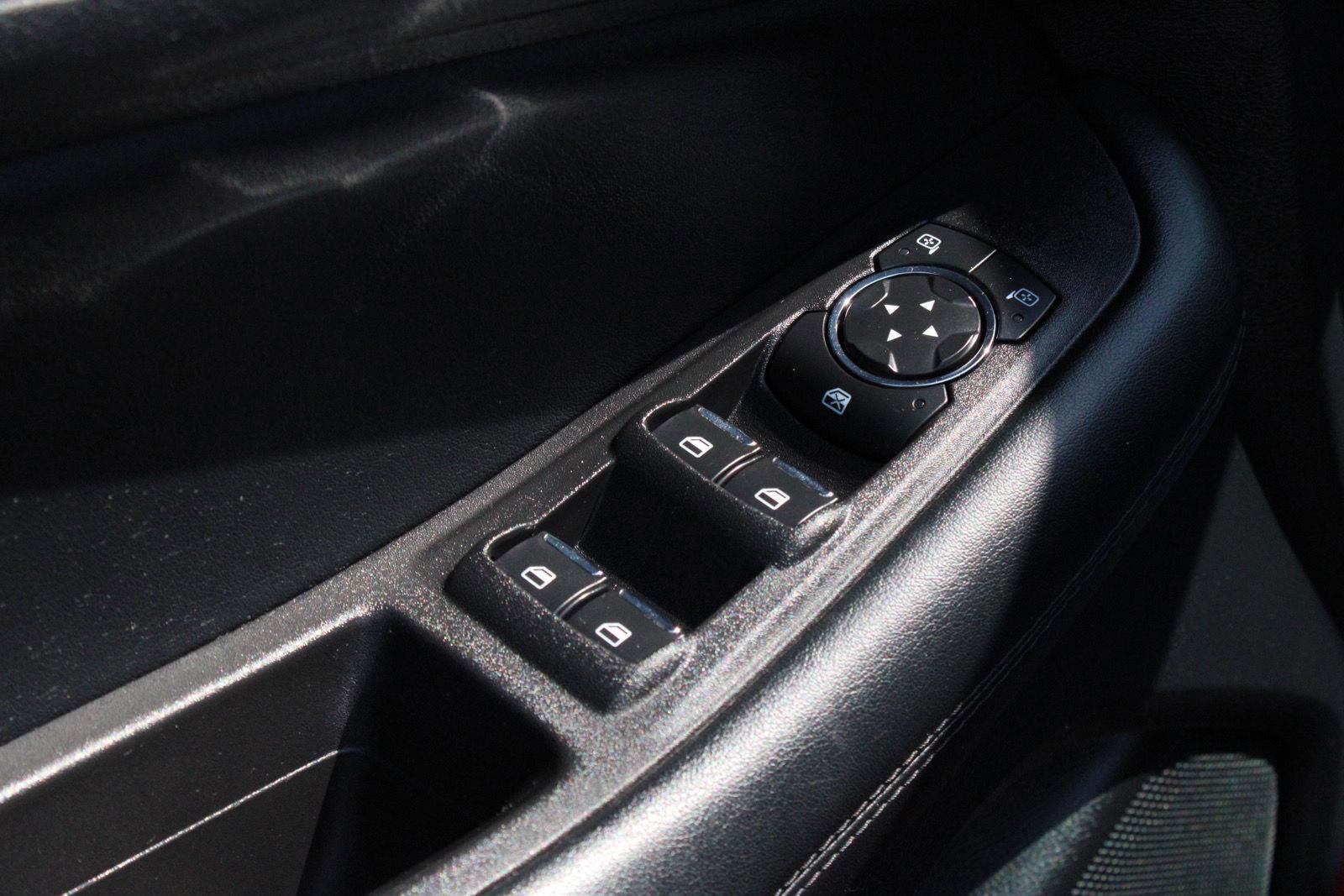 Used 2021 Ford Edge SEL w/ Convenience Package image 17