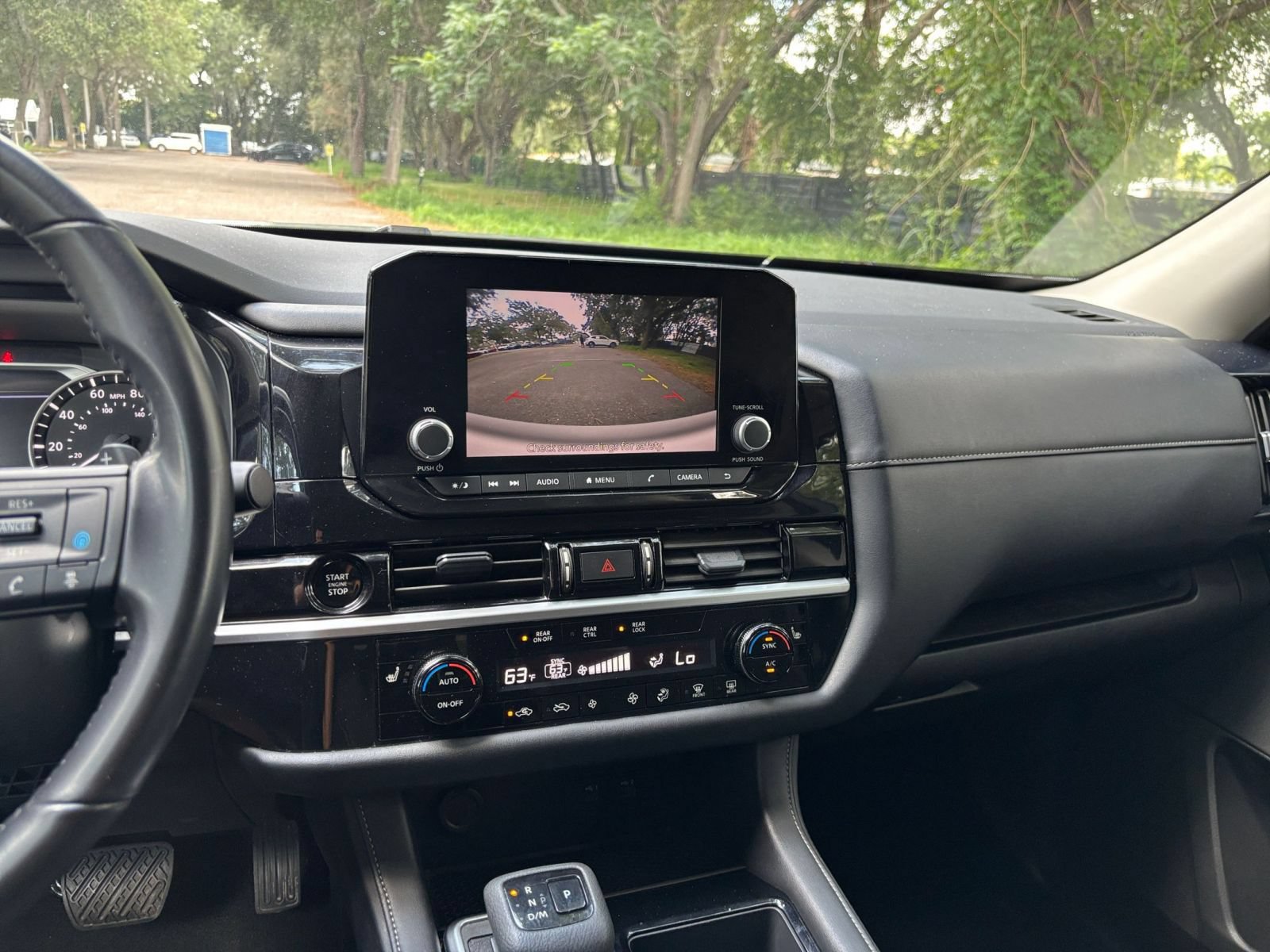 Used 2025 Nissan Pathfinder SV FWD image 17