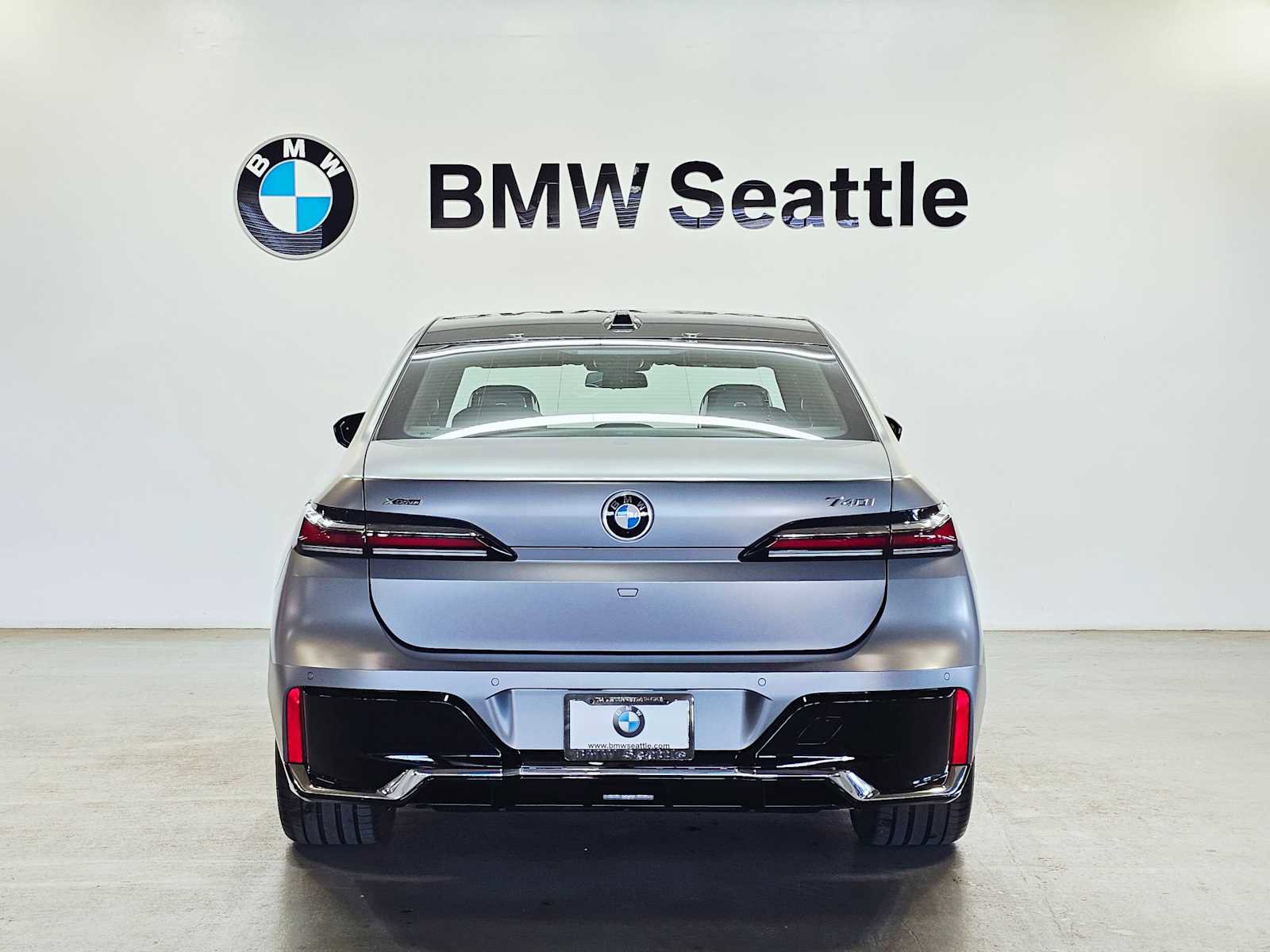 New 2025 BMW 740i xDrive w/ Executive Package image 5