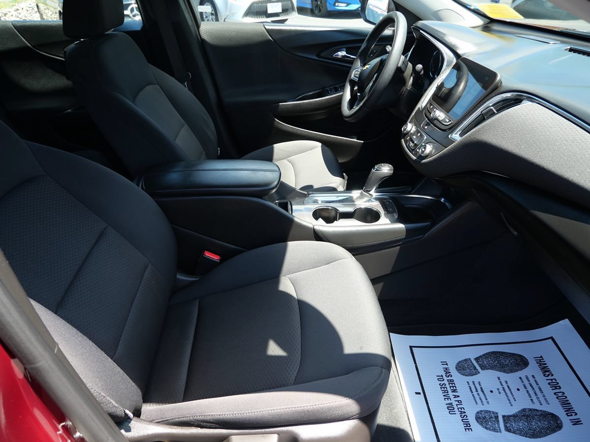 Used 2016 Chevrolet Malibu LT w/ Driver Confidence Package FWD image 18
