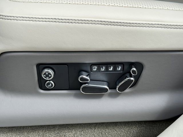 New 2024 Bentley Bentayga Extended Wheelbase image 35