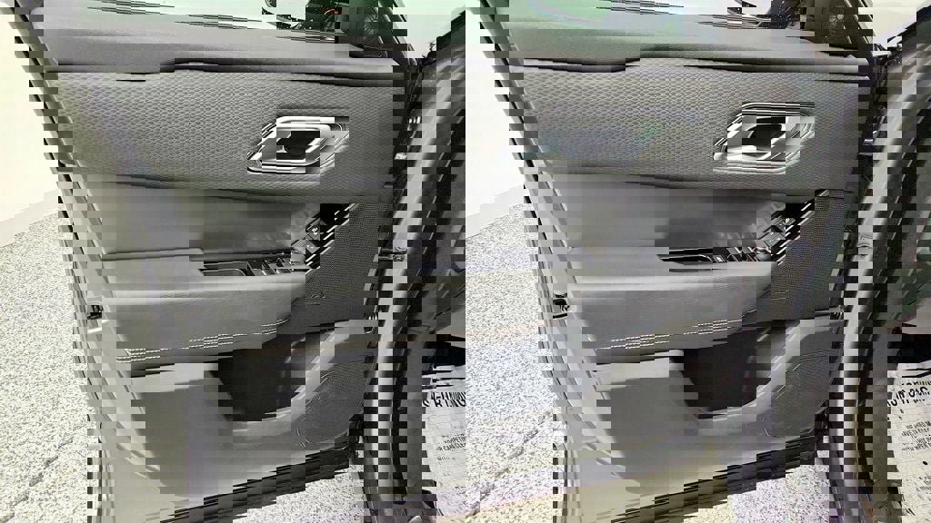 Used 2021 Land Rover Range Rover Velar S image 11