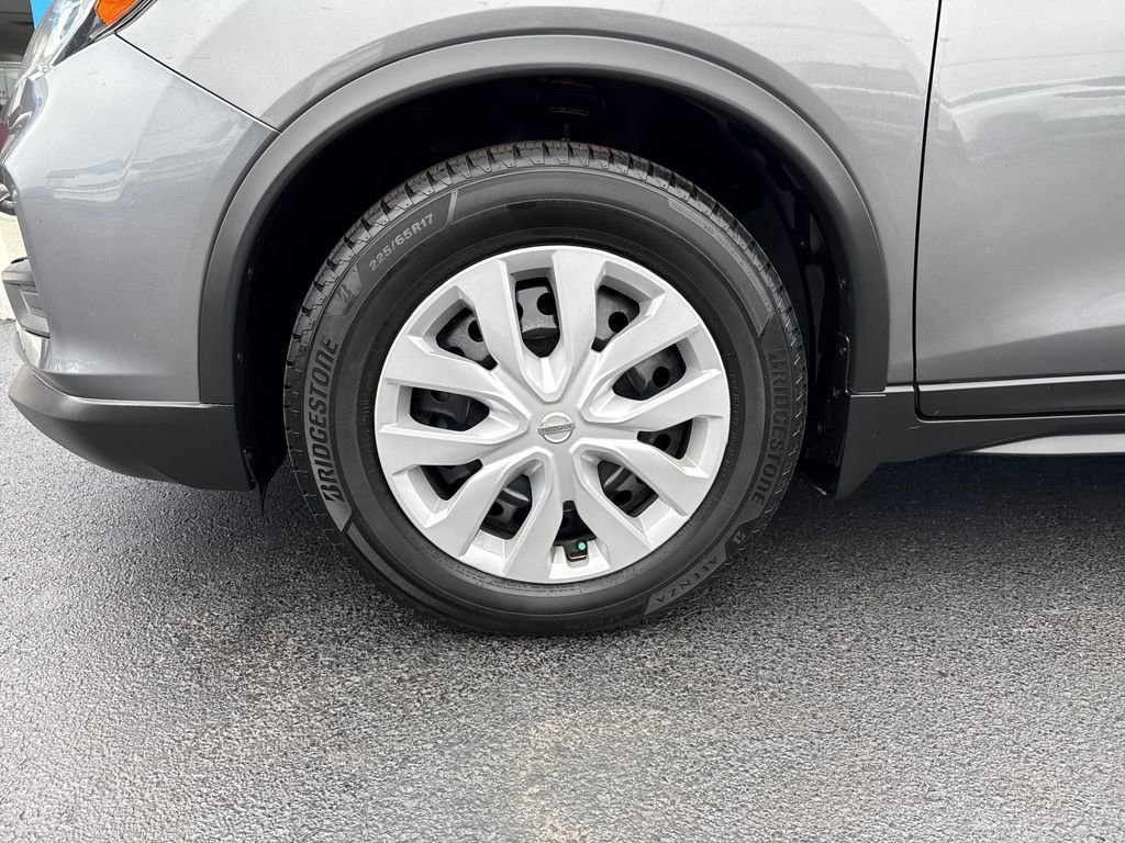 Used 2018 Nissan Rogue S image 31
