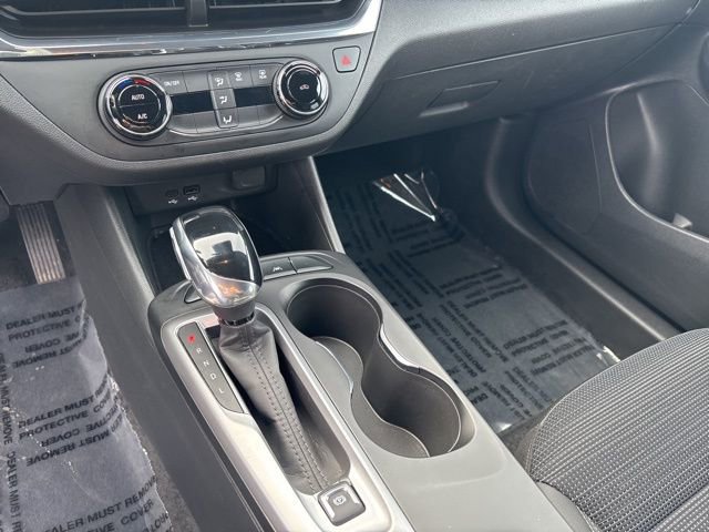 Certified 2025 Buick Envista Sport Touring FWD image 17