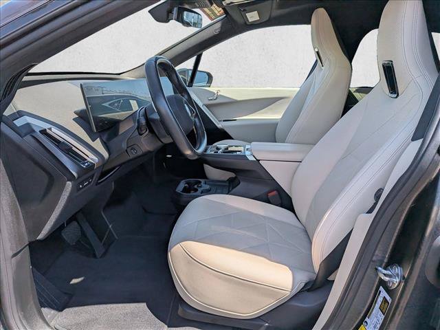 Used 2024 BMW iX xDrive50 AWD/4WD image 17