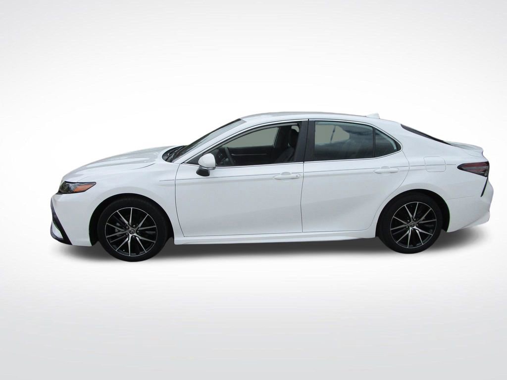 Used 2023 Toyota Camry SE w/ Convenience Package image 2