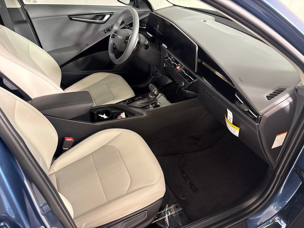 New 2026 Kia Niro EX FWD image 17