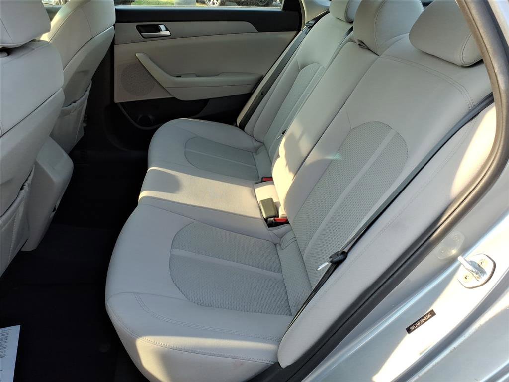 Used 2017 Hyundai Sonata SE FWD image 7