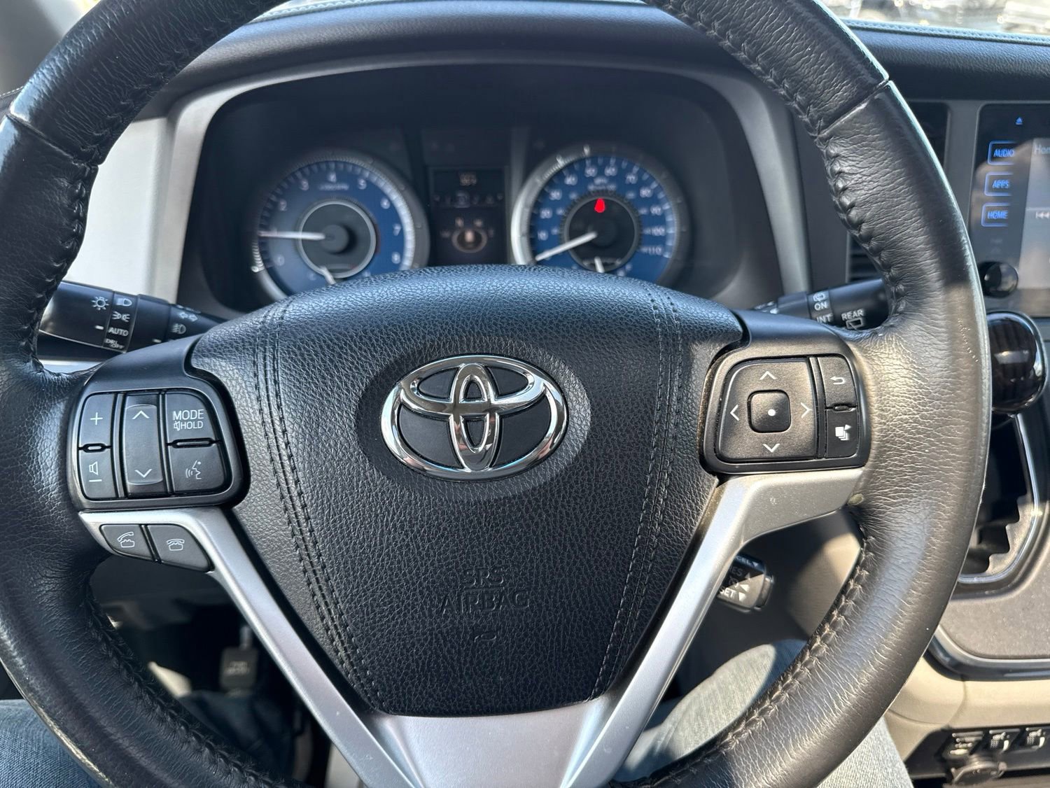 Used 2016 Toyota Sienna XLE w/ XLE Navigation Package AWD/4WD image 16