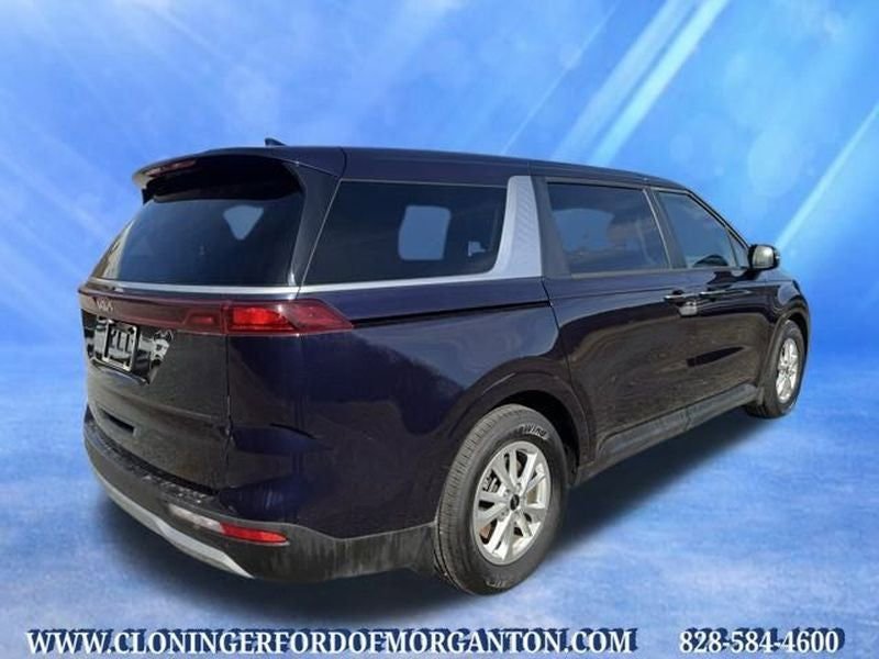 Used 2023 Kia Carnival LX image 9