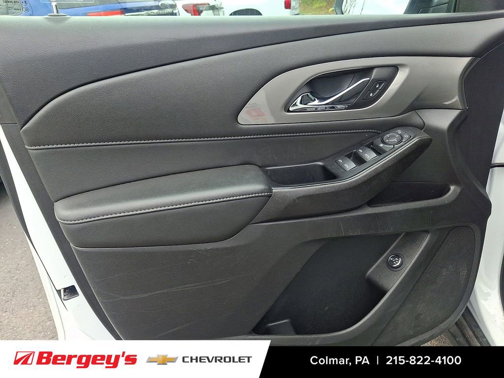 Certified 2023 Chevrolet Traverse LT w/ Midnight/Sport Edition image 16