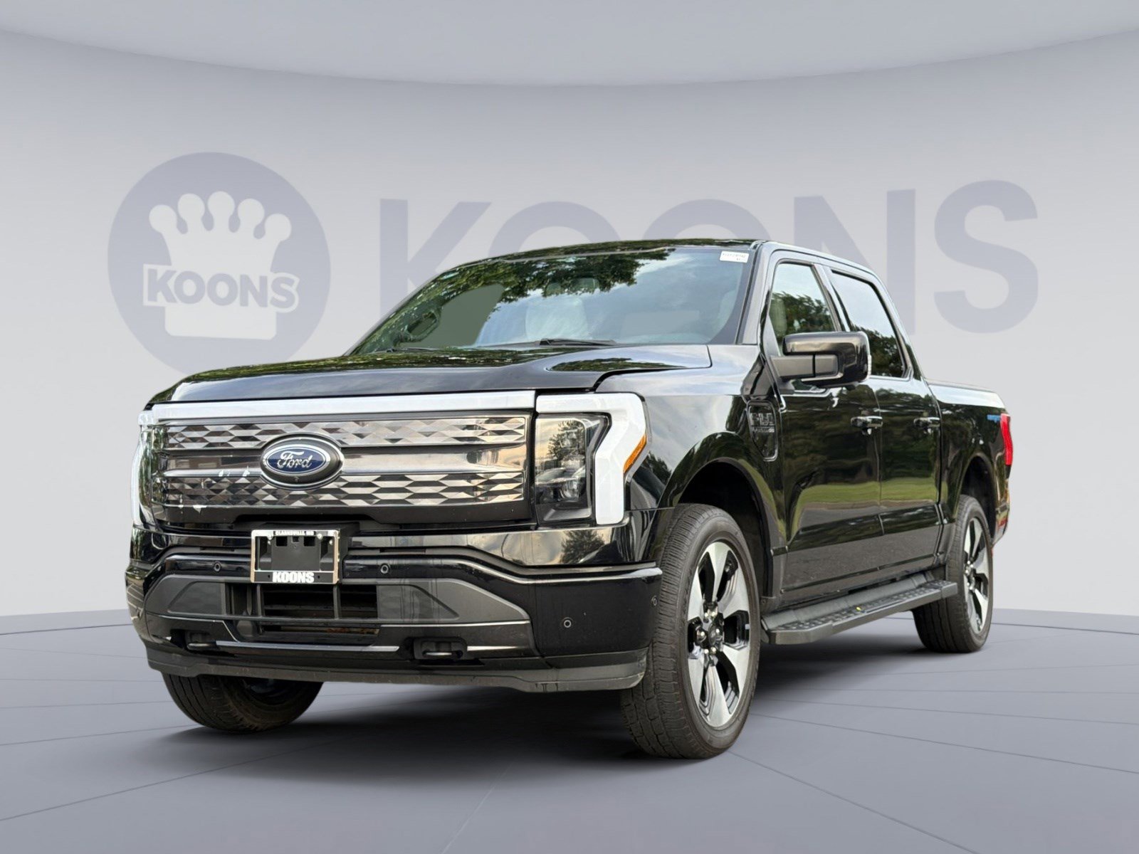 Used 2023 Ford F150 Lightning Platinum AWD/4WD image 1
