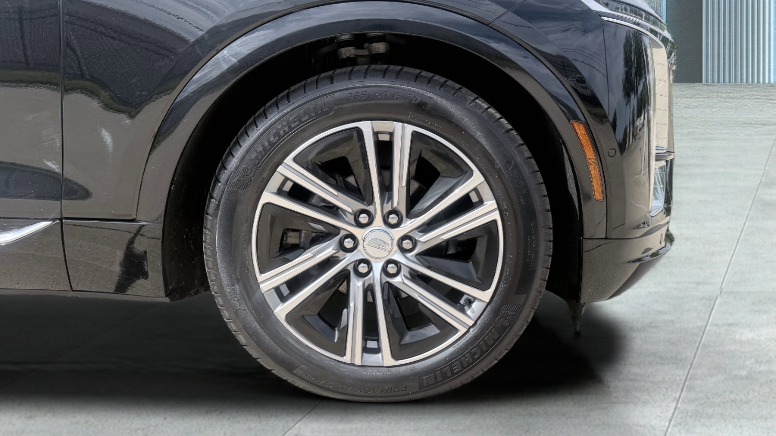 Used 2025 Cadillac Lyriq Luxury AWD/4WD image 10
