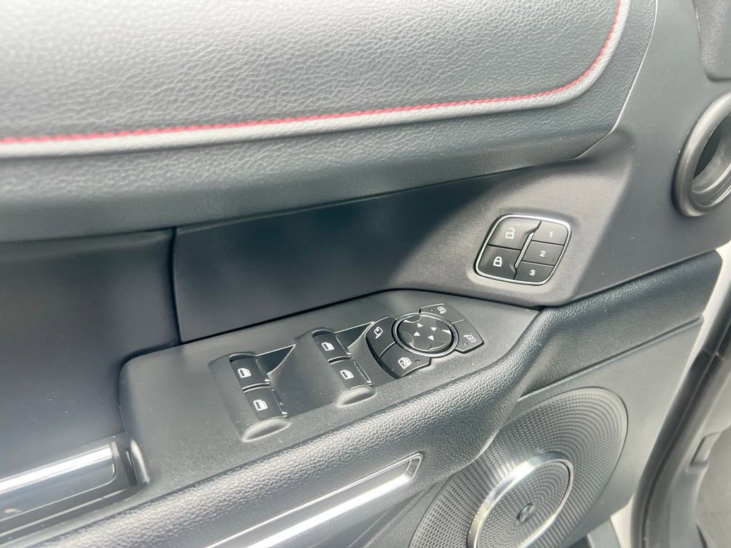 Used 2022 Ford Expedition Max Limited image 21