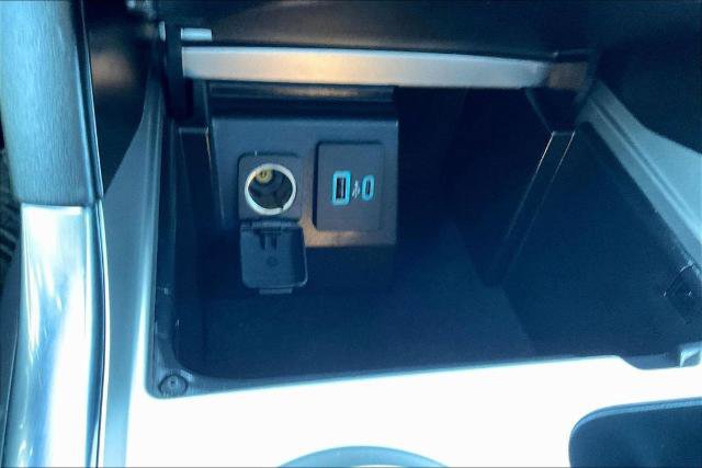 Certified 2022 Ford Explorer Limited w/ Limited Technology Package image 16