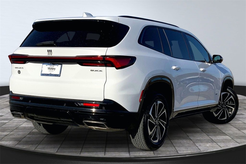 Used 2025 Buick Enclave Sport Touring image 5