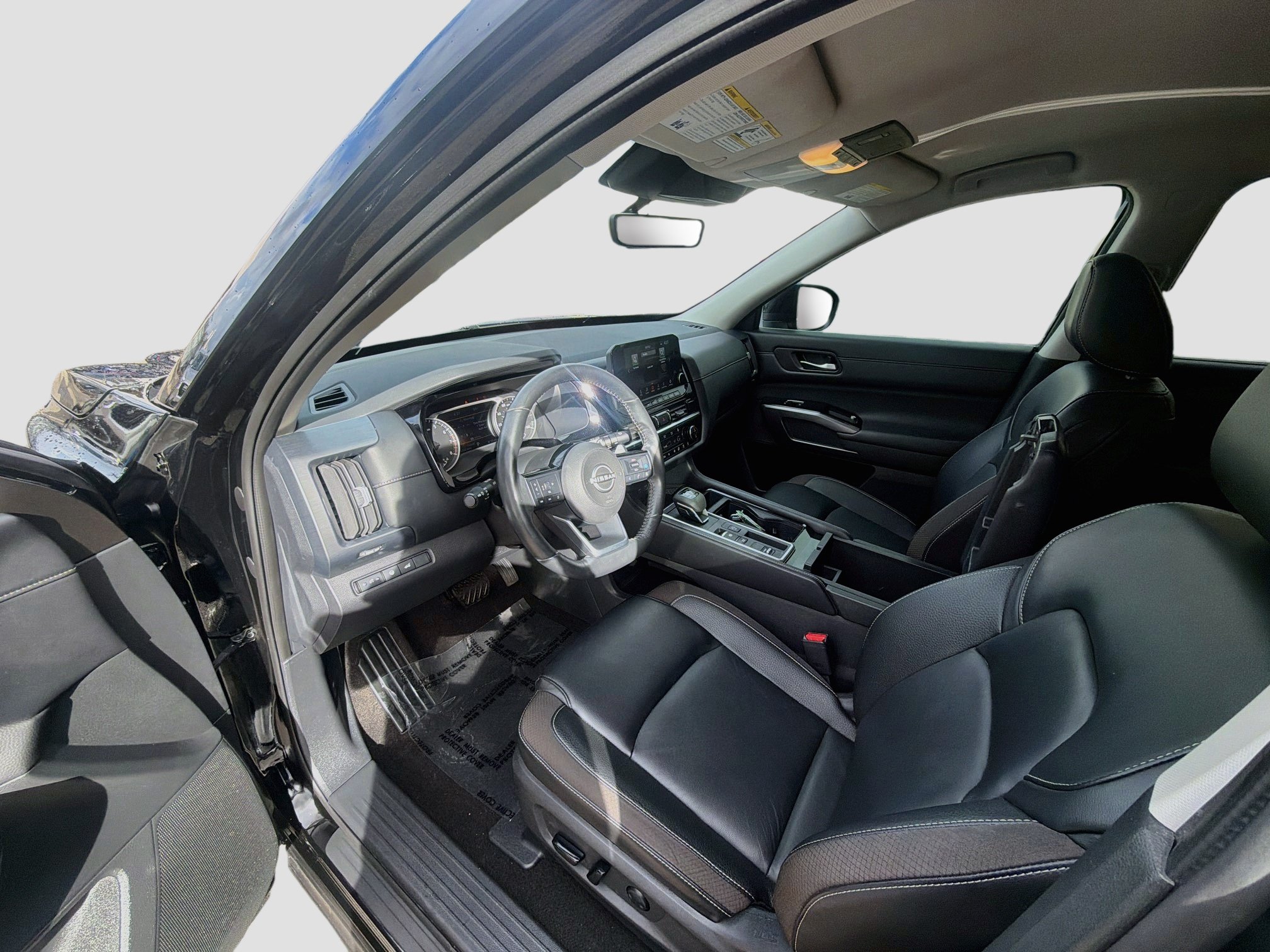 Used 2024 Nissan Pathfinder SL FWD image 7