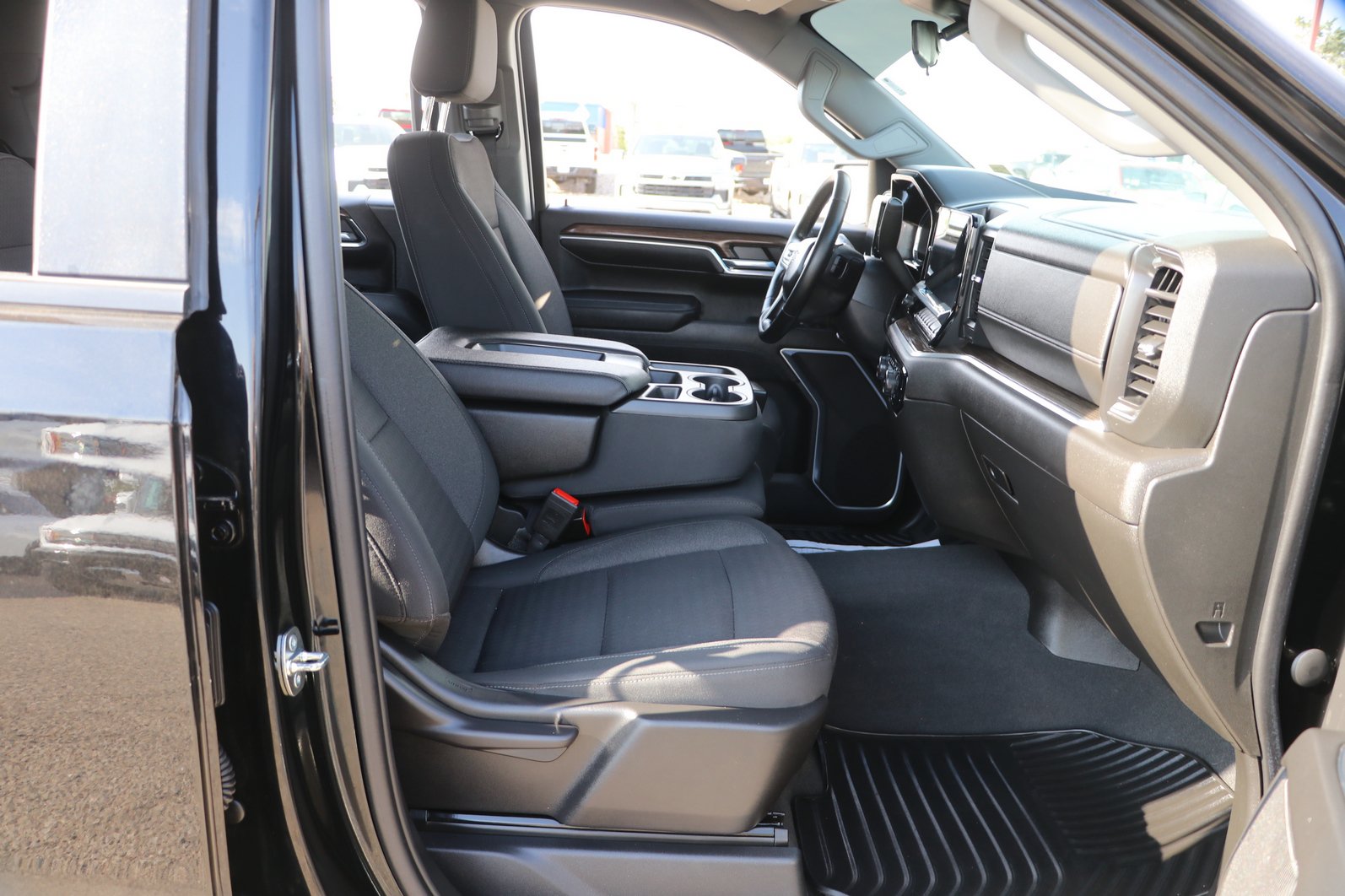 Used 2023 Chevrolet Silverado 1500 RST w/ Z71 Off-Road Package AWD/4WD image 32