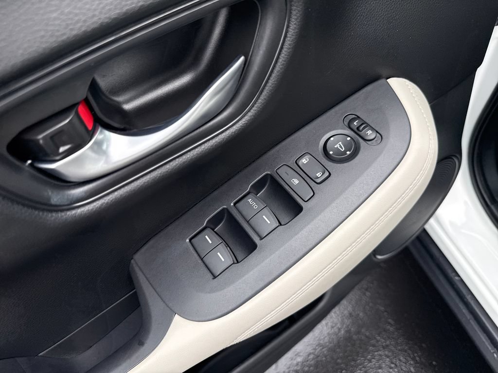 Certified 2025 Honda HR-V LX image 10