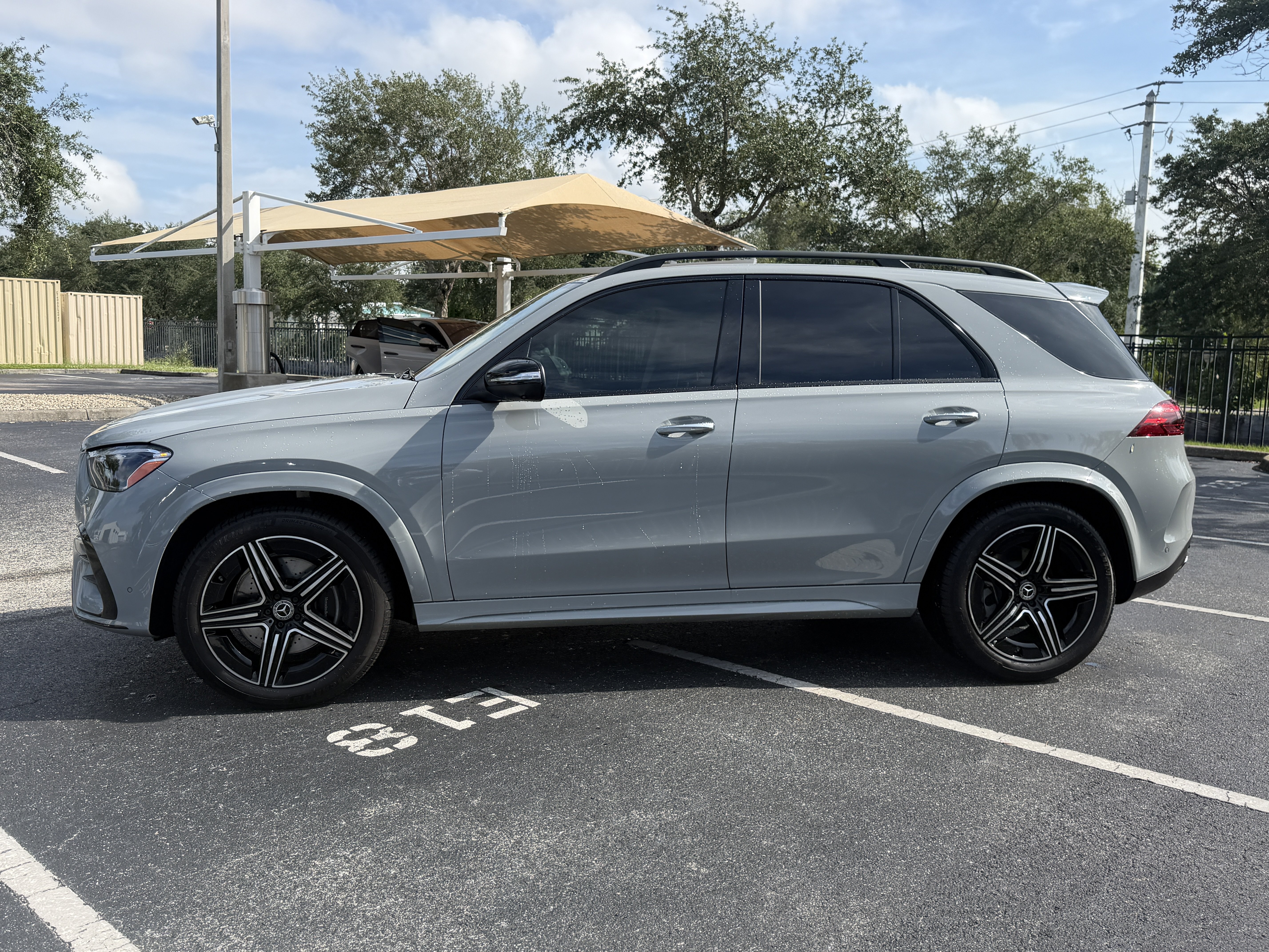 Used 2025 Mercedes-Benz GLE 350 4MATIC image 2