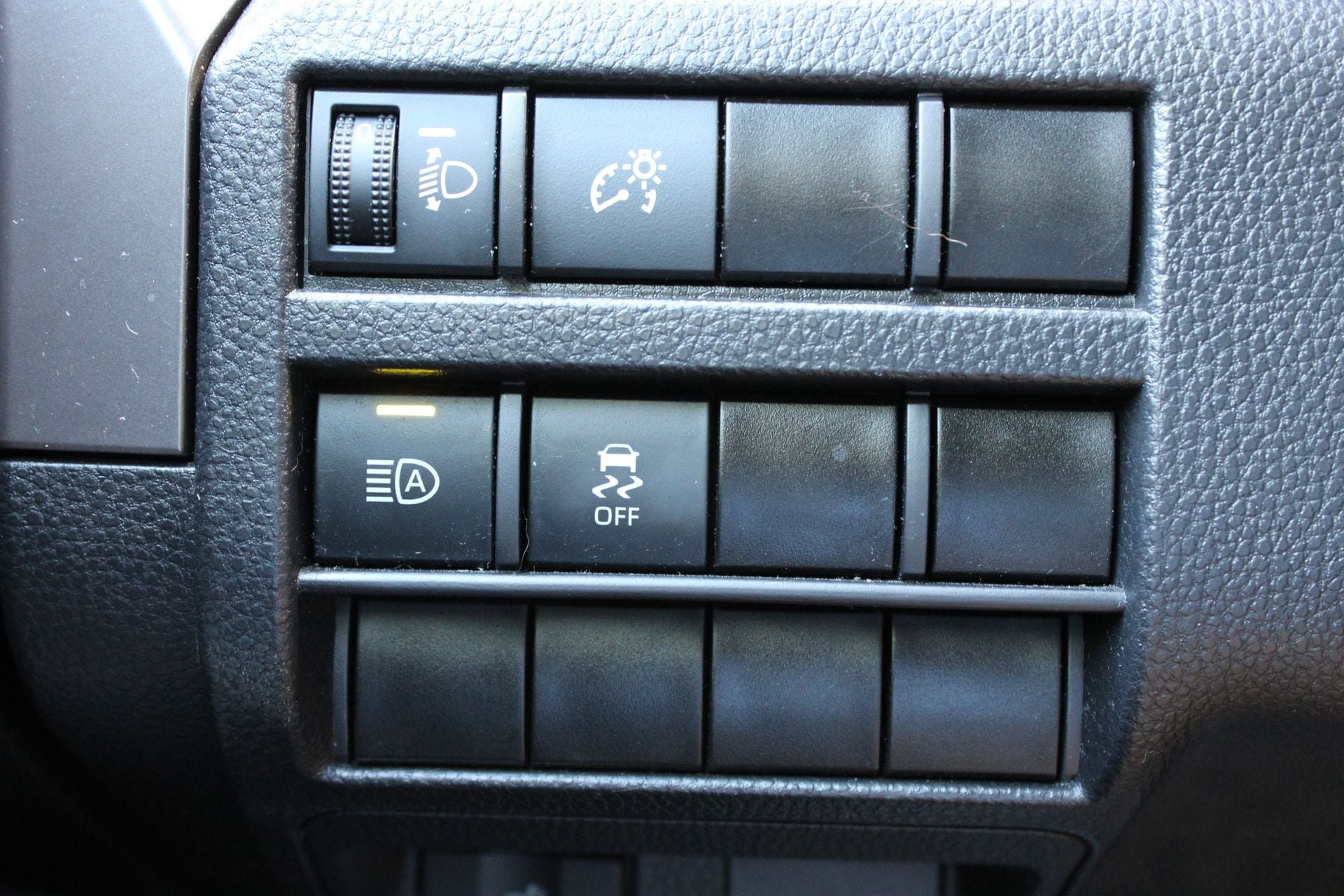 Used 2025 Toyota Tacoma SR5 AWD/4WD image 22