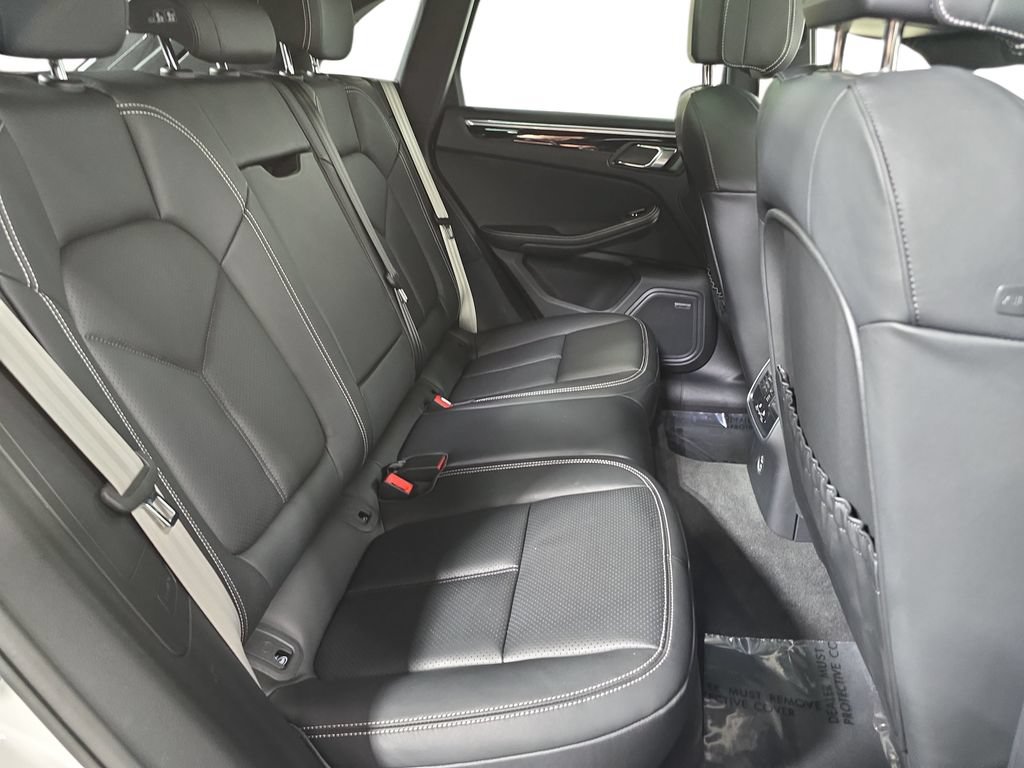 Certified 2025 Porsche Macan S AWD/4WD image 26