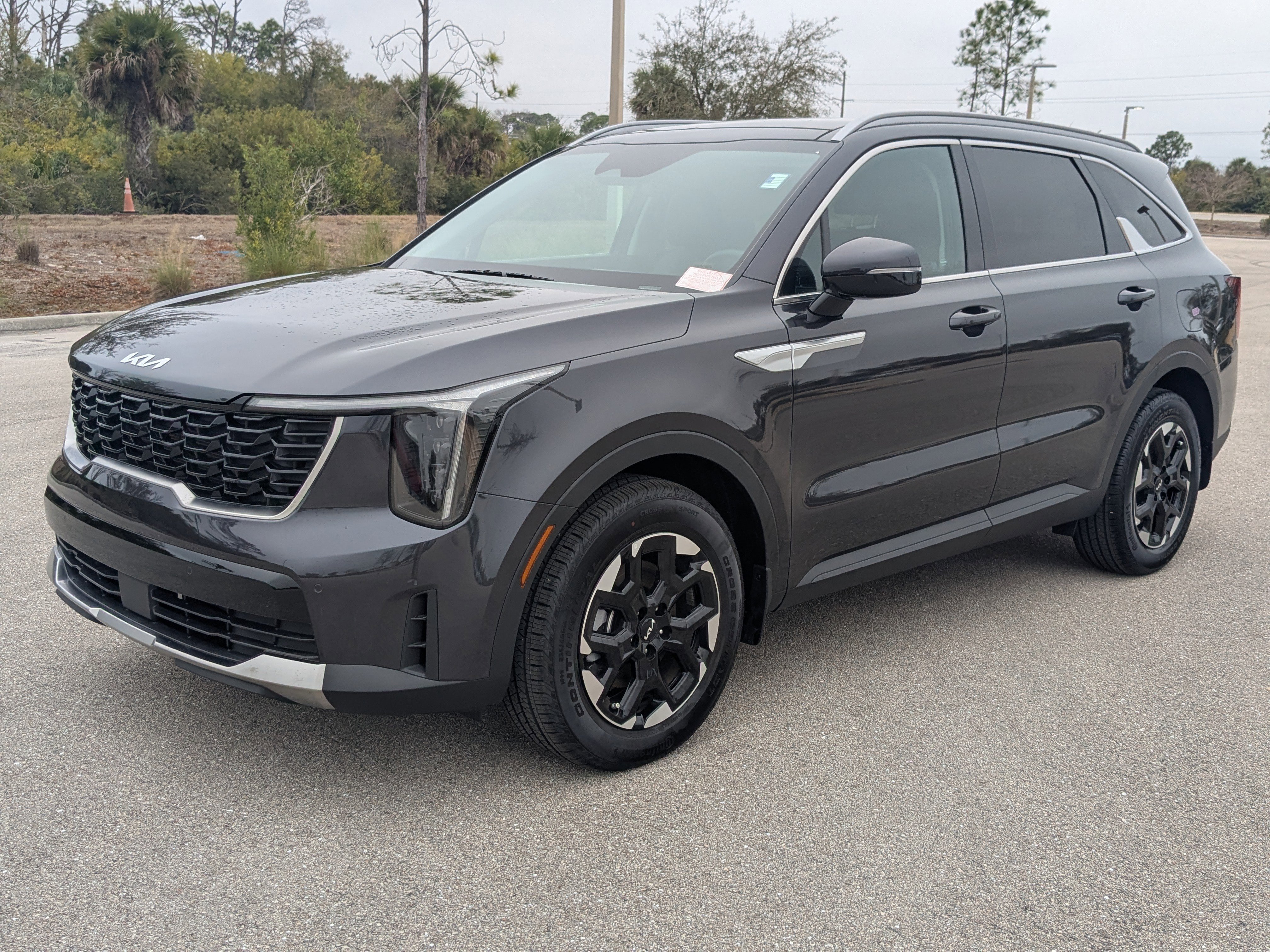 Certified 2025 Kia Sorento S w/ Panoramic Sunroof Package image 9