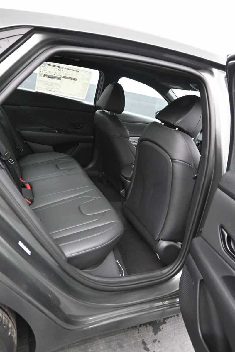 New 2026 Hyundai Elantra SEL Sport FWD image 13