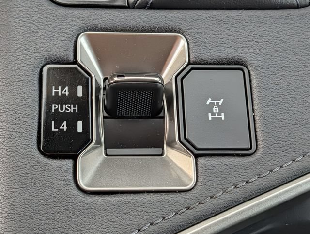 Used 2025 Lexus GX 550 w/ Accessory Package (2T) AWD/4WD image 15