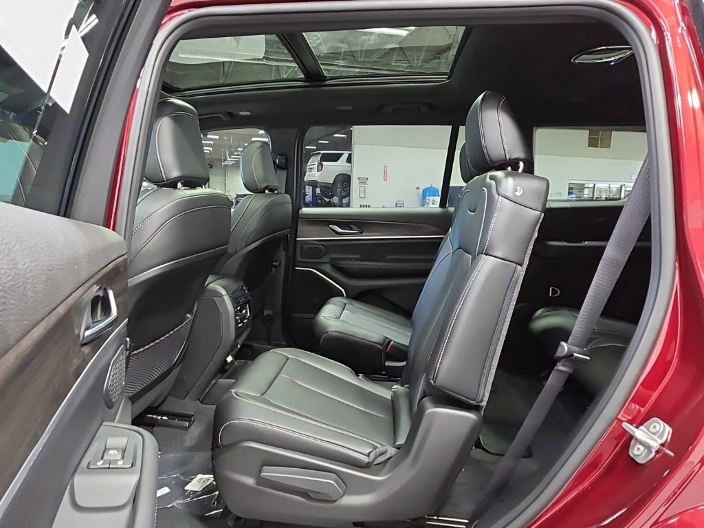 New 2026 Jeep Grand Cherokee L Limited image 37