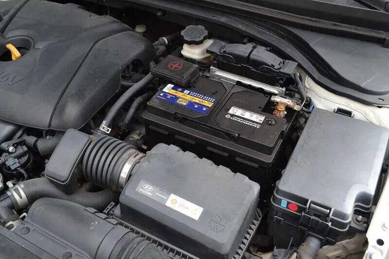 Used 2017 Hyundai Elantra SE image 14