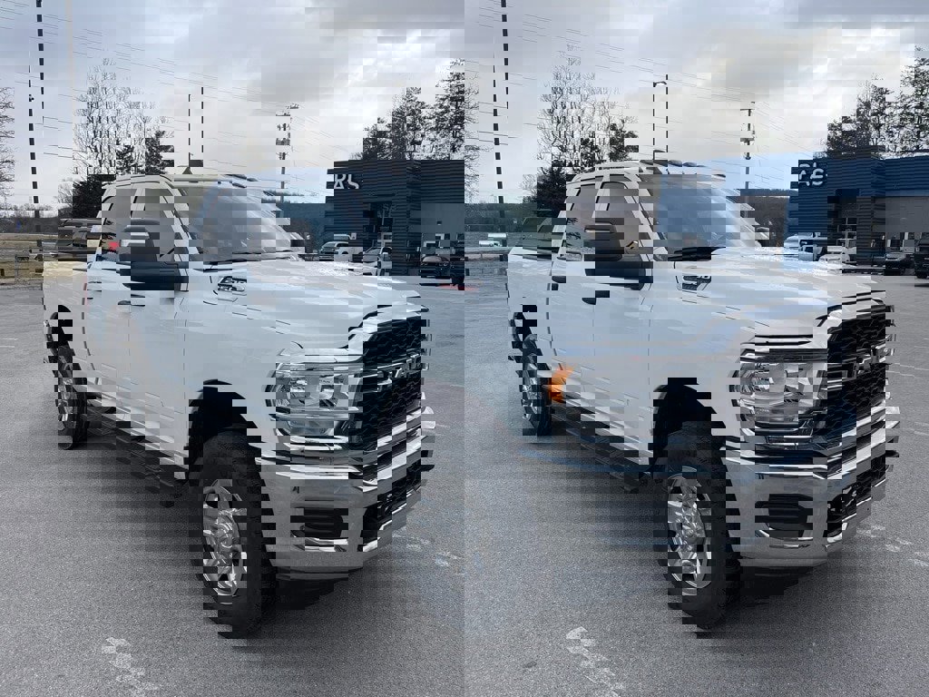 Used 2024 RAM 2500 Tradesman w/ Chrome Appearance Group image 2