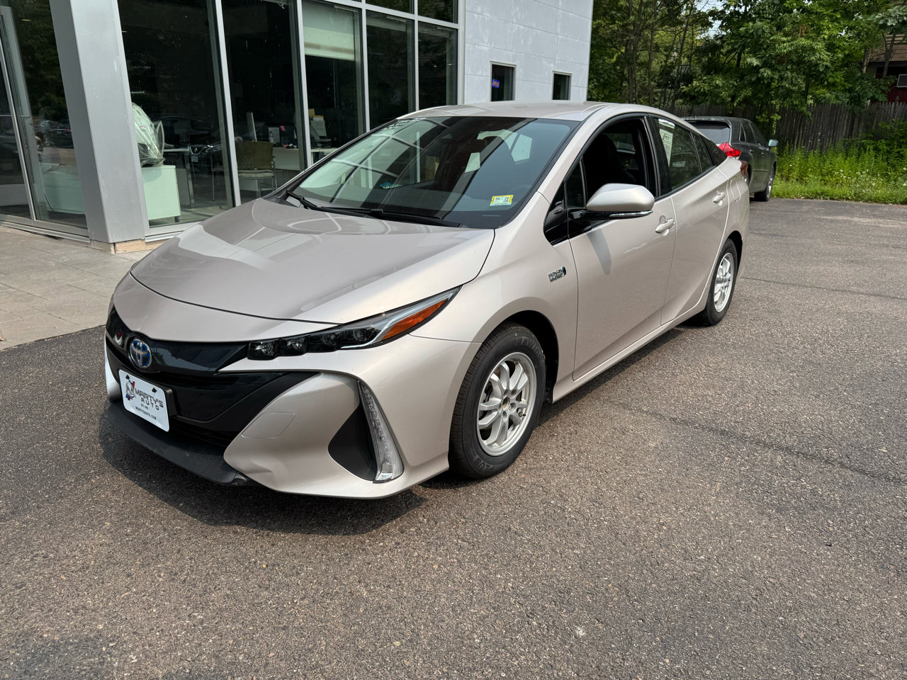 Used 2018 Toyota Prius Prime Premium image 1