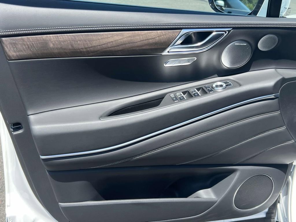 New 2025 Genesis GV80 2.5T Advanced image 15