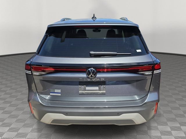 Used 2025 Volkswagen Tiguan SE FWD image 5