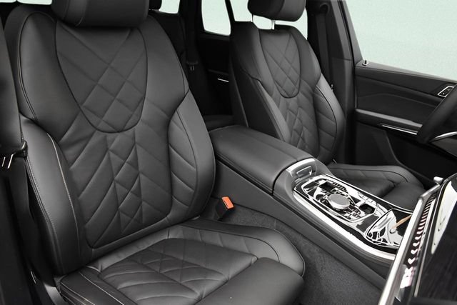 New 2026 BMW X5 xDrive40i w/ M Sport Package AWD/4WD image 6