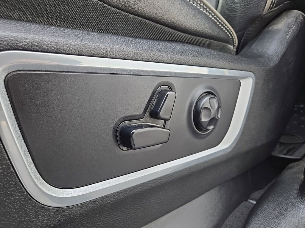 Used 2019 RAM 1500 Laramie AWD/4WD image 18