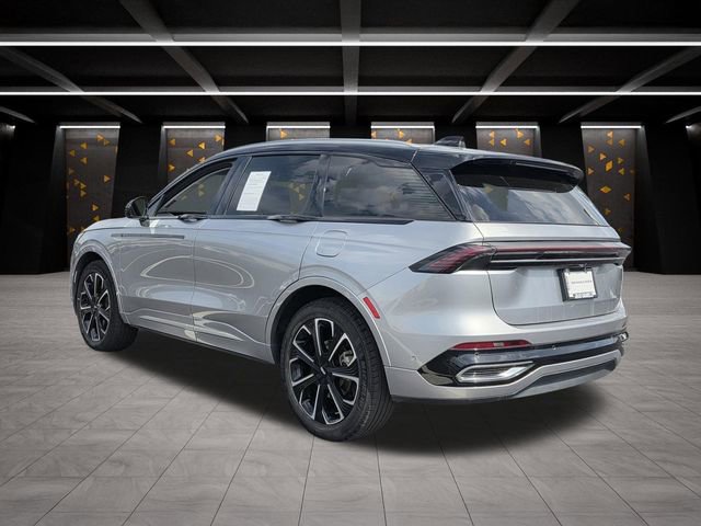 Used 2024 Lincoln Nautilus Reserve image 6