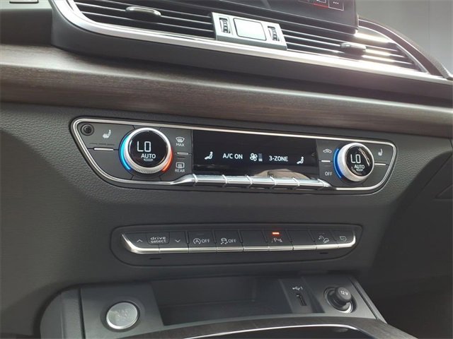 Certified 2025 Audi Q5 2.0T Premium w/ Convenience Plus Package image 19