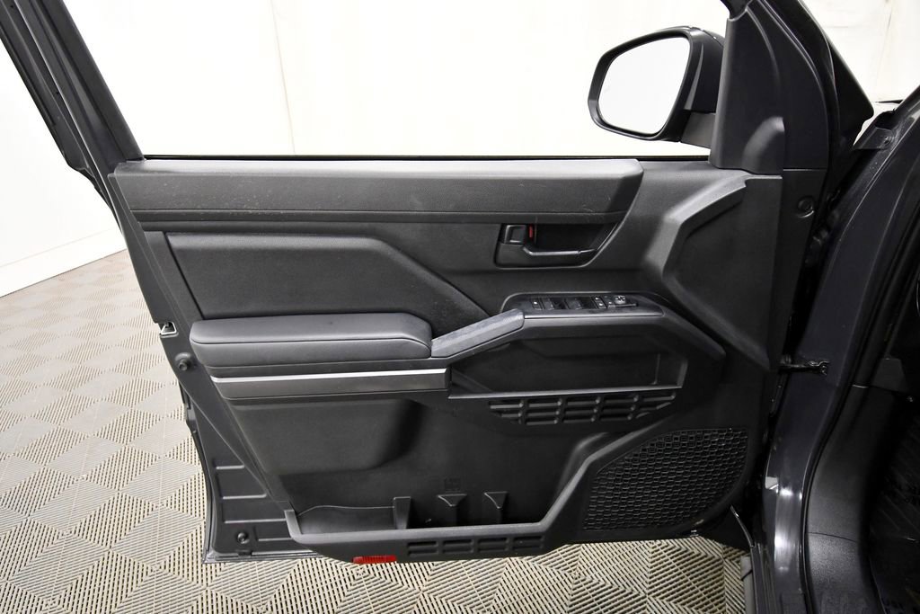 Used 2024 Toyota Tacoma SR5 AWD/4WD image 12