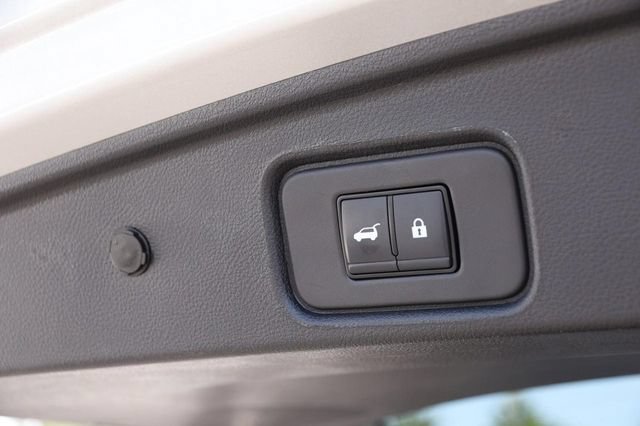 Certified 2025 Nissan Pathfinder SV AWD/4WD image 8