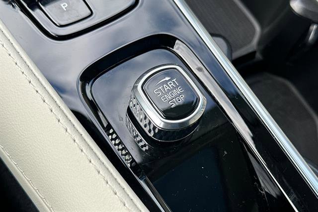 Certified 2025 Volvo XC90 T8 Ultra w/ Protection Package Premier image 26