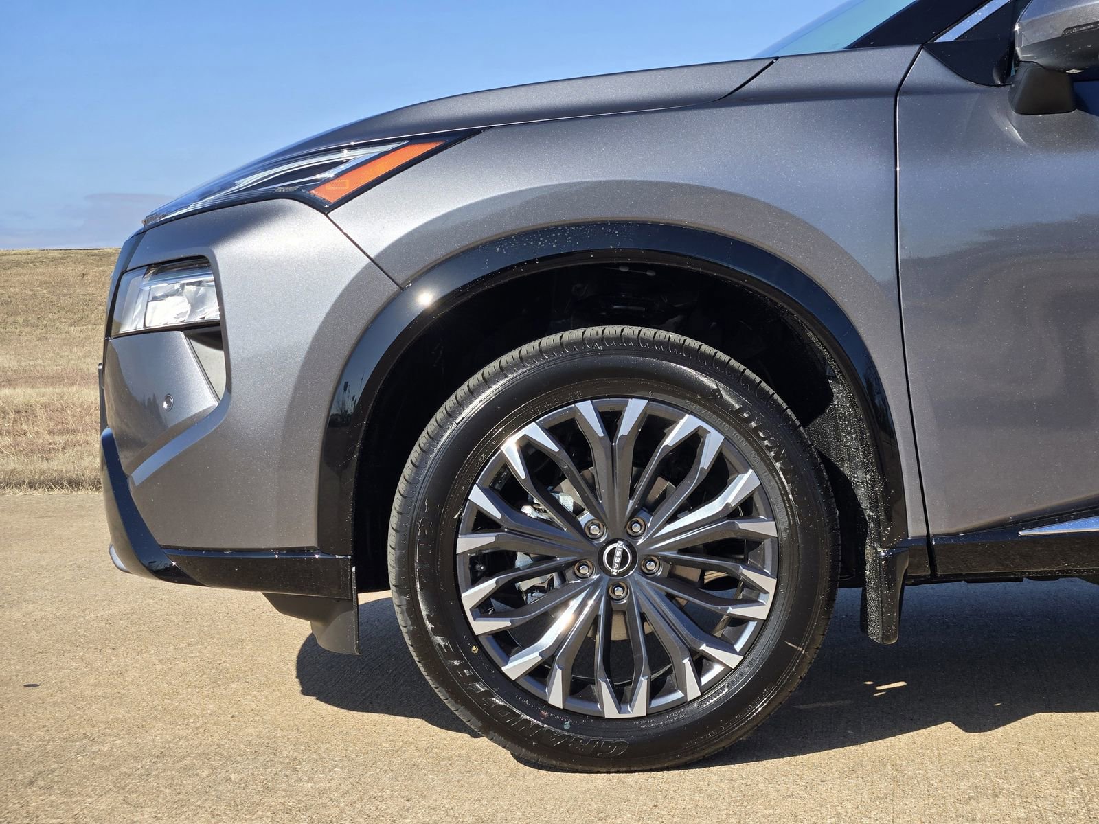 New 2026 Nissan Rogue Platinum image 10