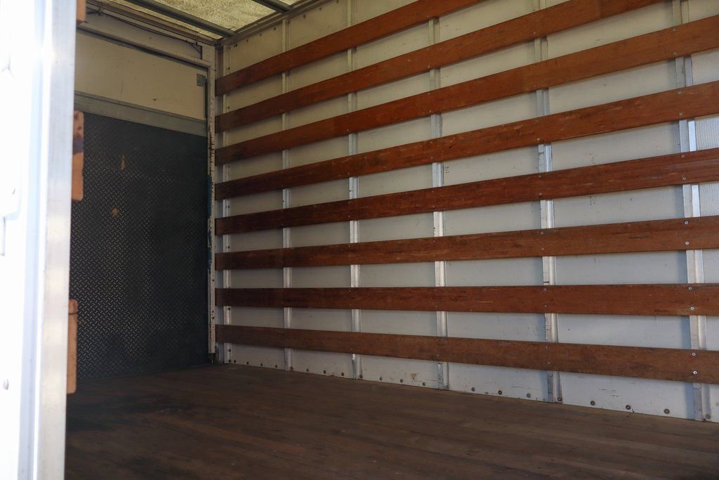 Used 2017 Ford F550 2WD Regular Cab Super Duty image 15