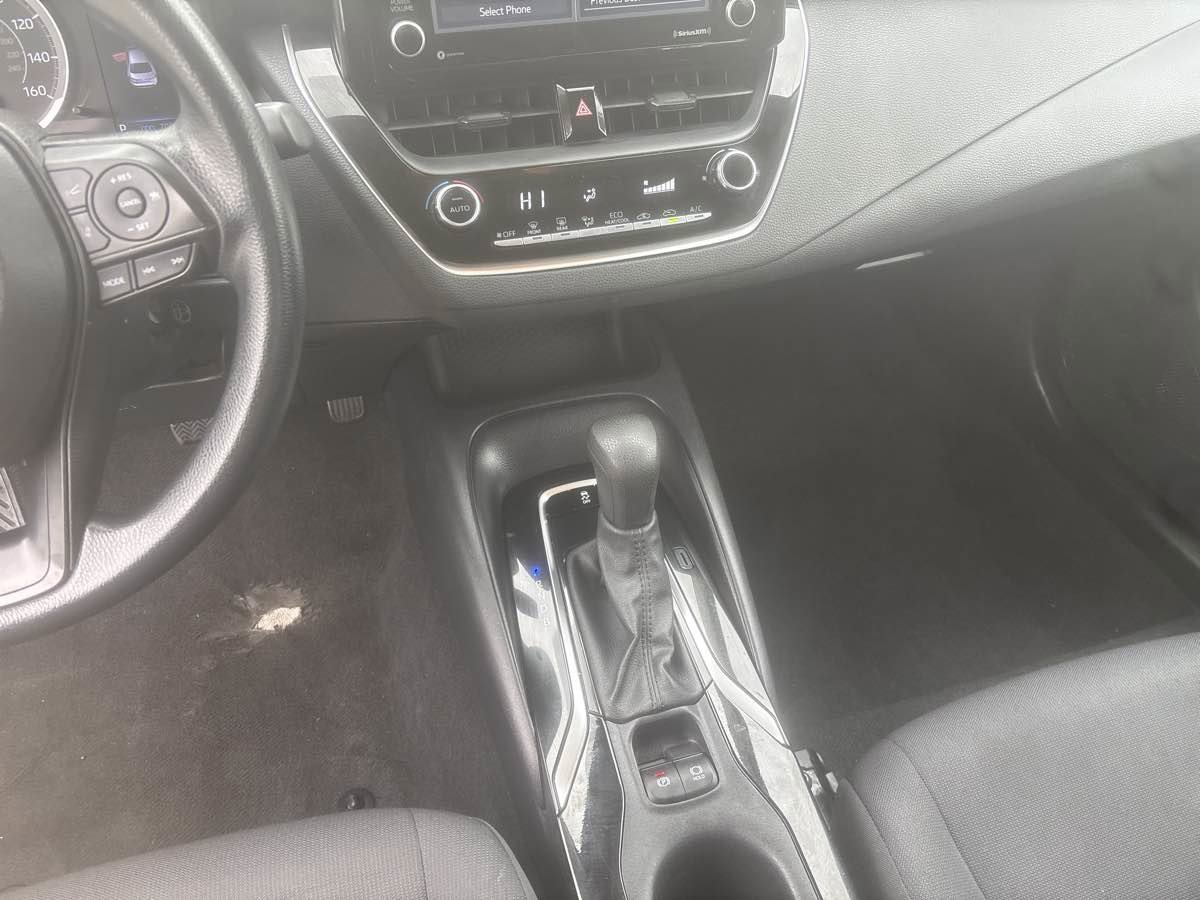 Used 2022 Toyota Corolla LE image 17
